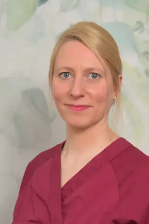 Julia Zahn, Zahnmedizinische Fachangestellte