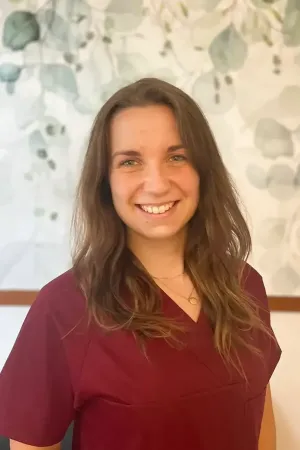 Julia Zahn, Zahnmedizinische Fachangestellte